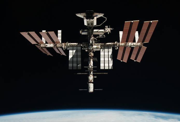 ISS a raketoplán Endeavour
