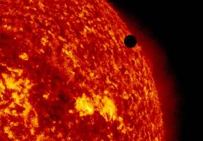 Venuše a Slunce