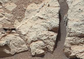 Mars, vápenaté žíly v horninách